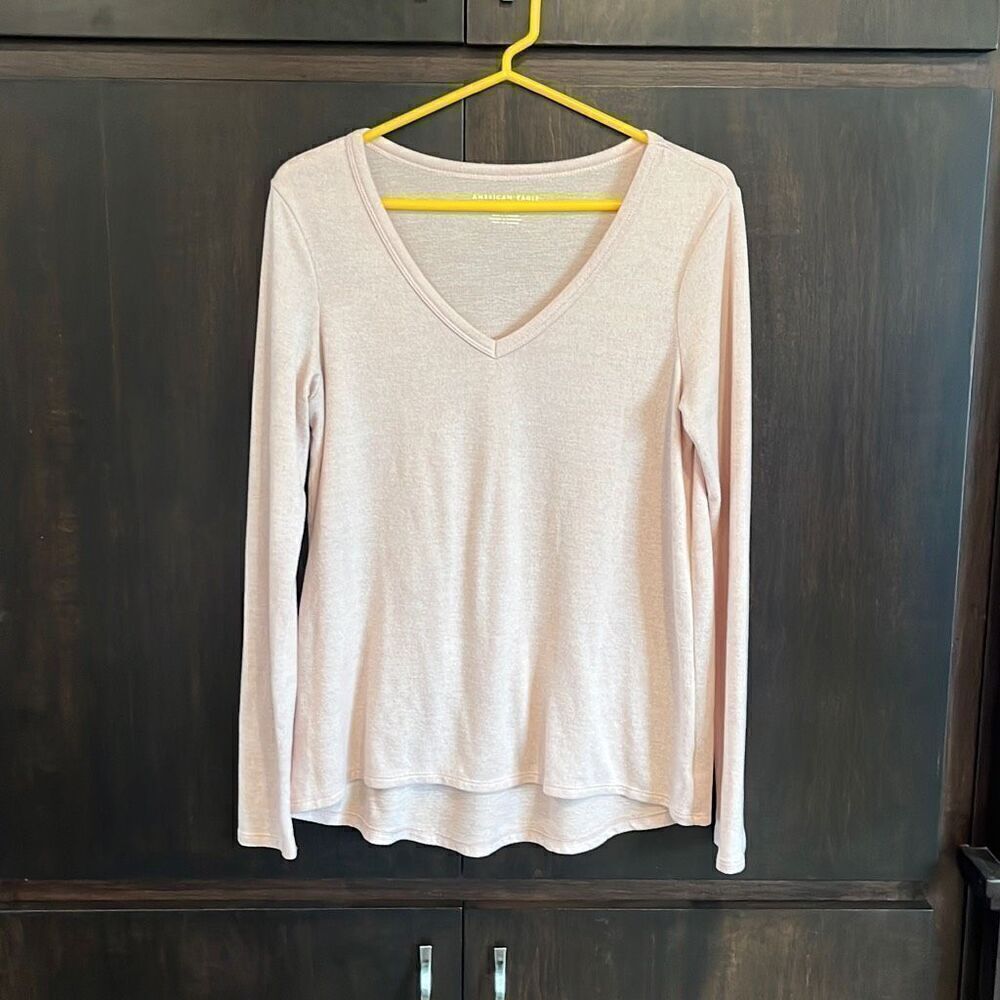 American Eagle Soft Pink V-Neck Long Sleeve Medium